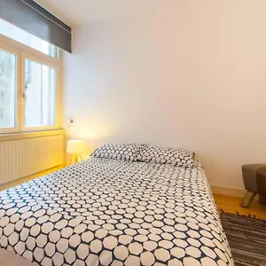 Charming In Center Appartement